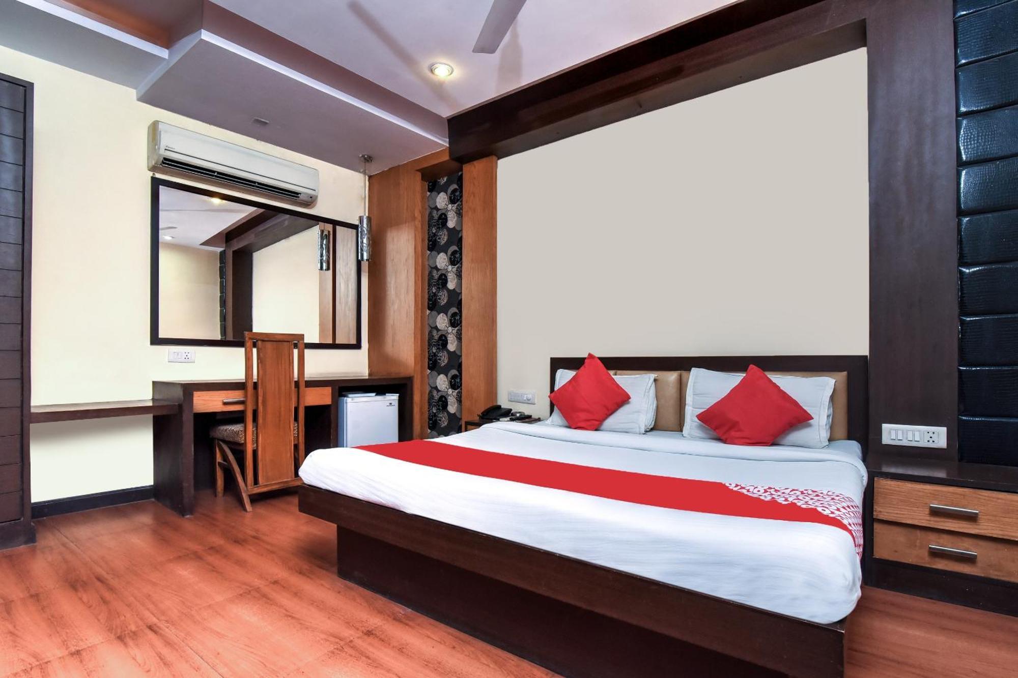 Hotel O Kochar Plaza Дели Экстерьер фото
