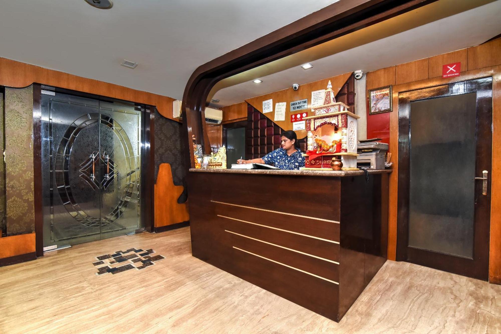 Hotel O Kochar Plaza Дели Экстерьер фото