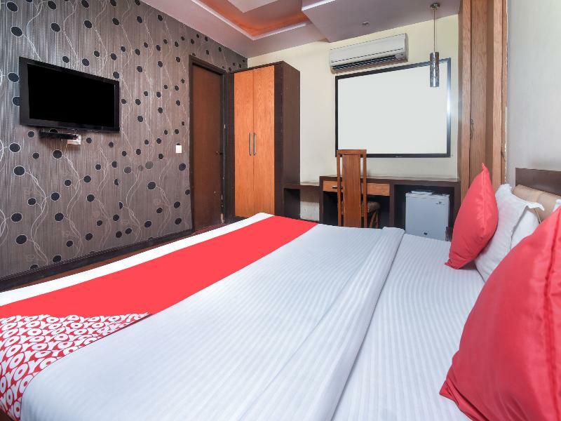 Hotel O Kochar Plaza Дели Экстерьер фото